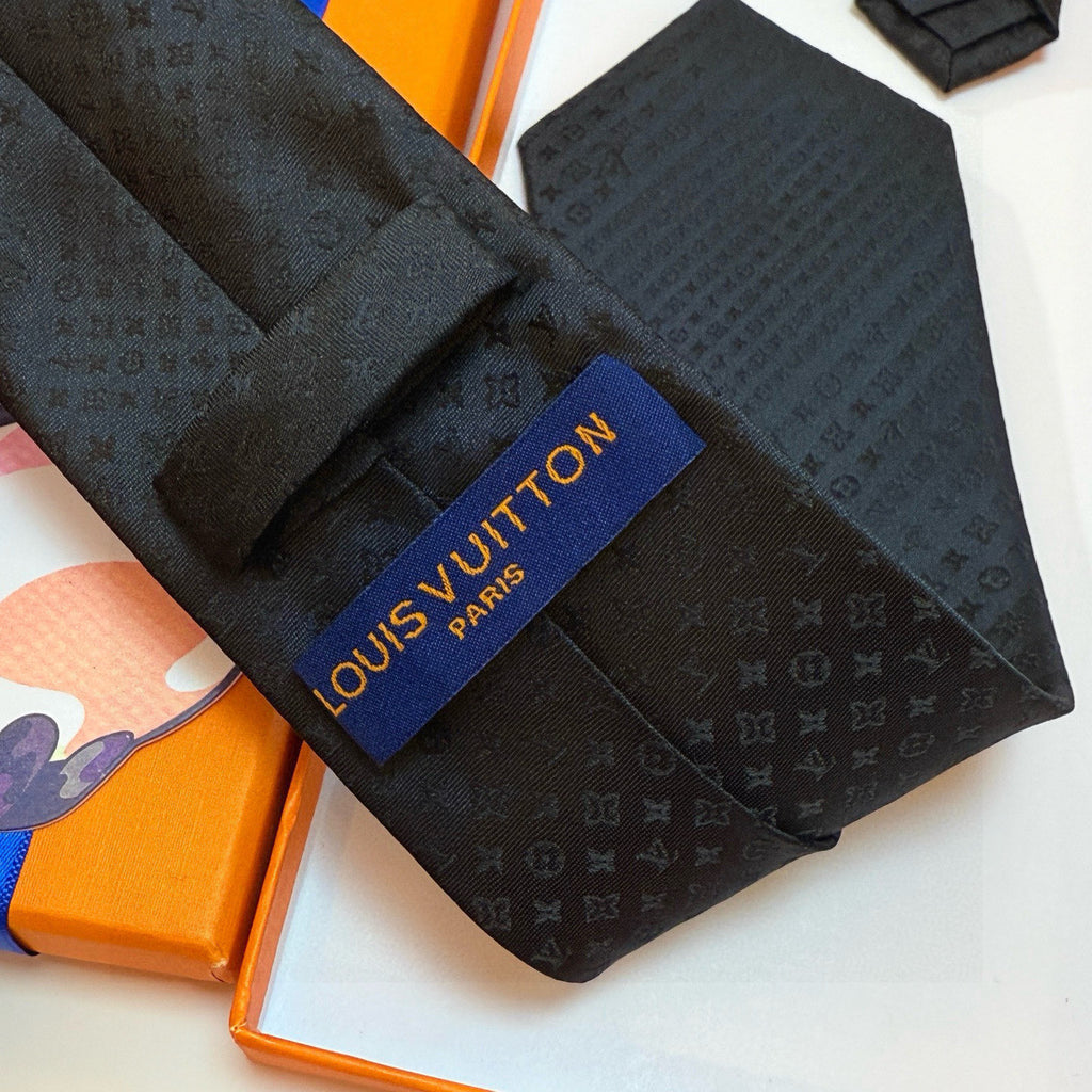 Louis Vuitton Style Men's Textured Silk Tie - Detail Image 9