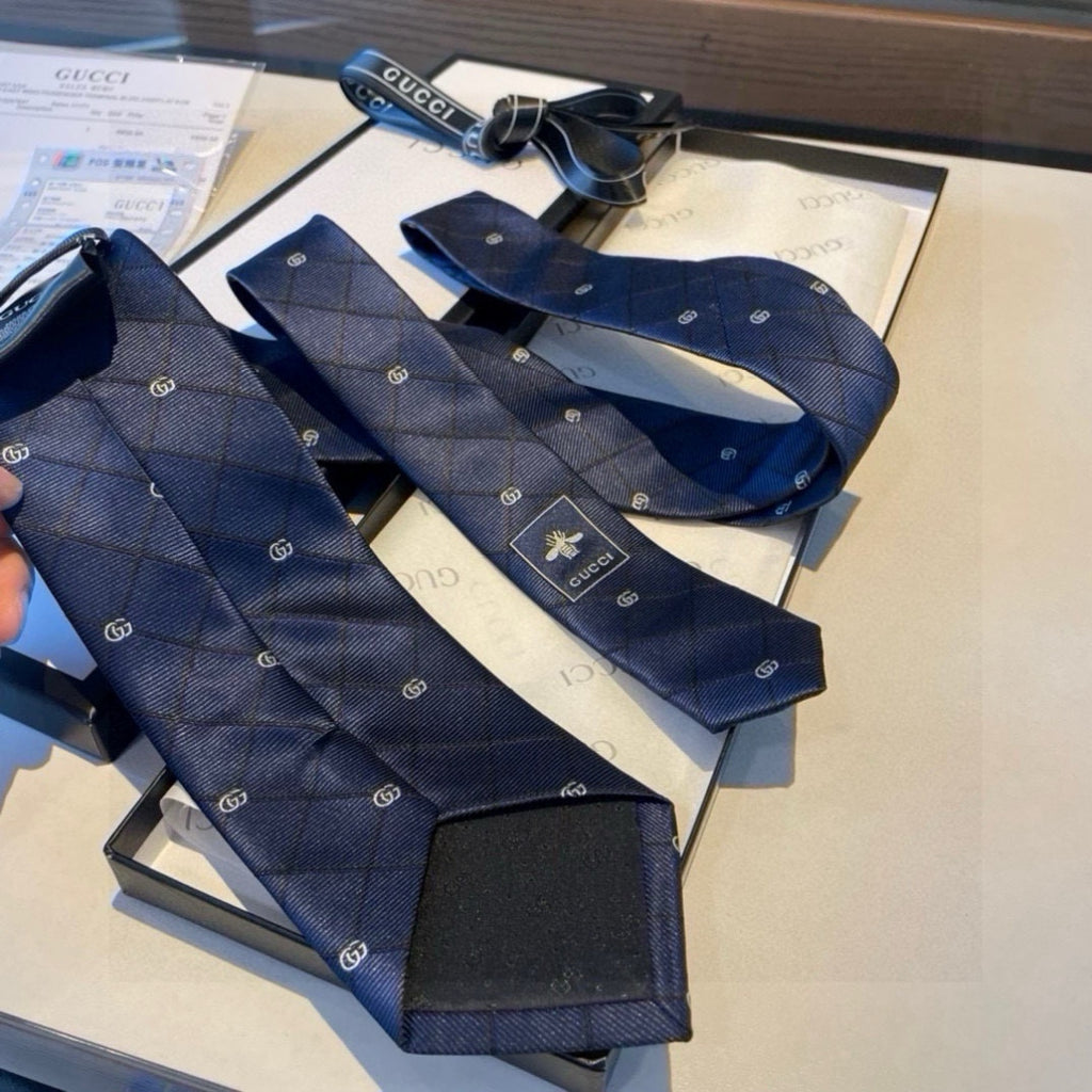 Gucci Style Men's Geometric Jacquard Silk Tie - Detail Image 8