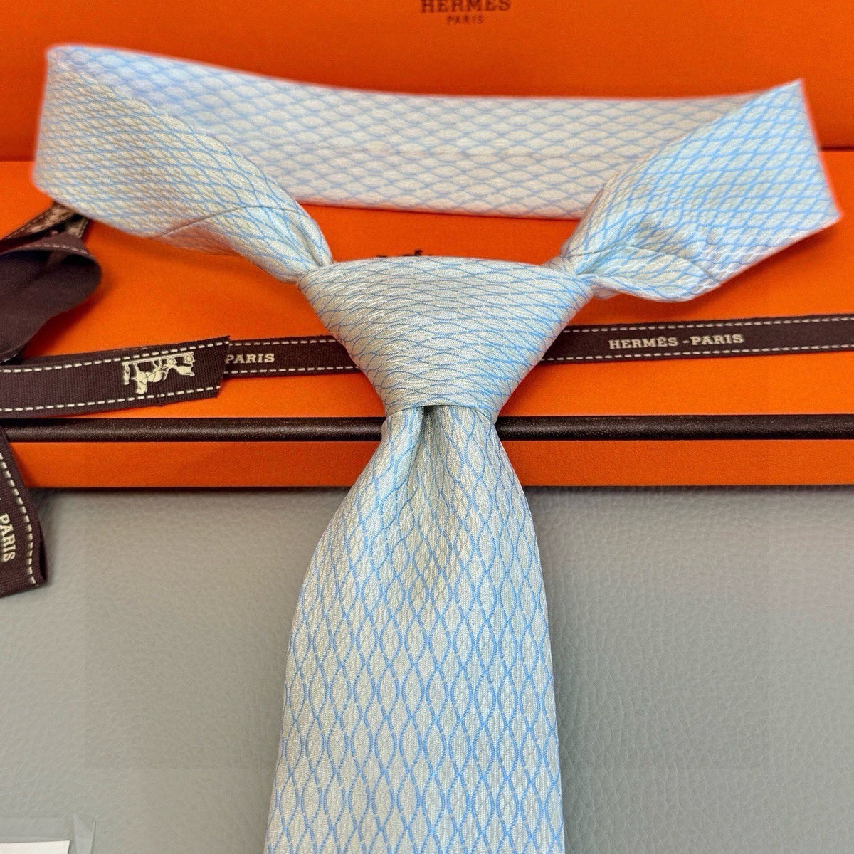 Hermes Style Men's Textured Basketweave Silk Tie - Detail Image 3