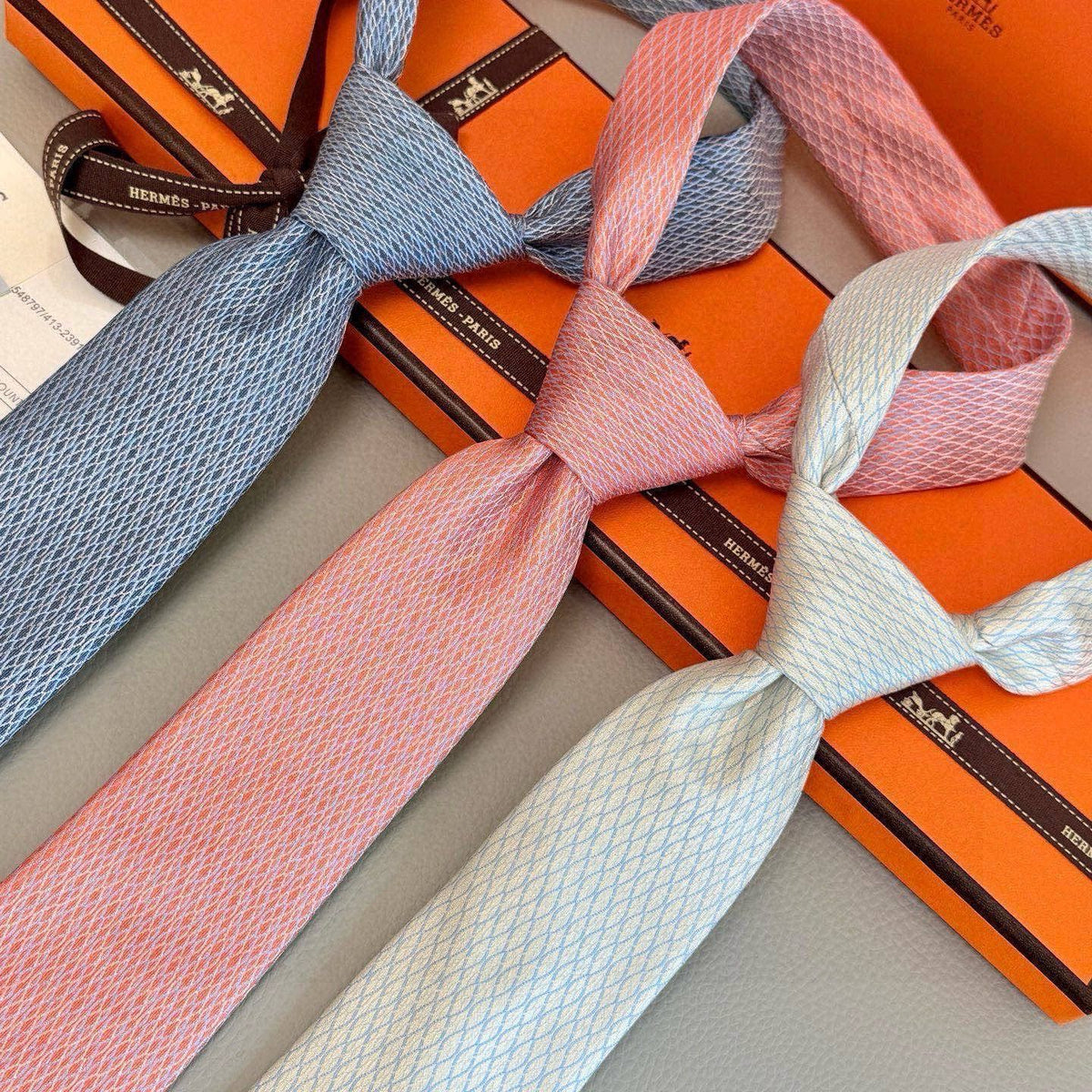 Hermes Style Men's Textured Basketweave Silk Tie - Detail Image 4