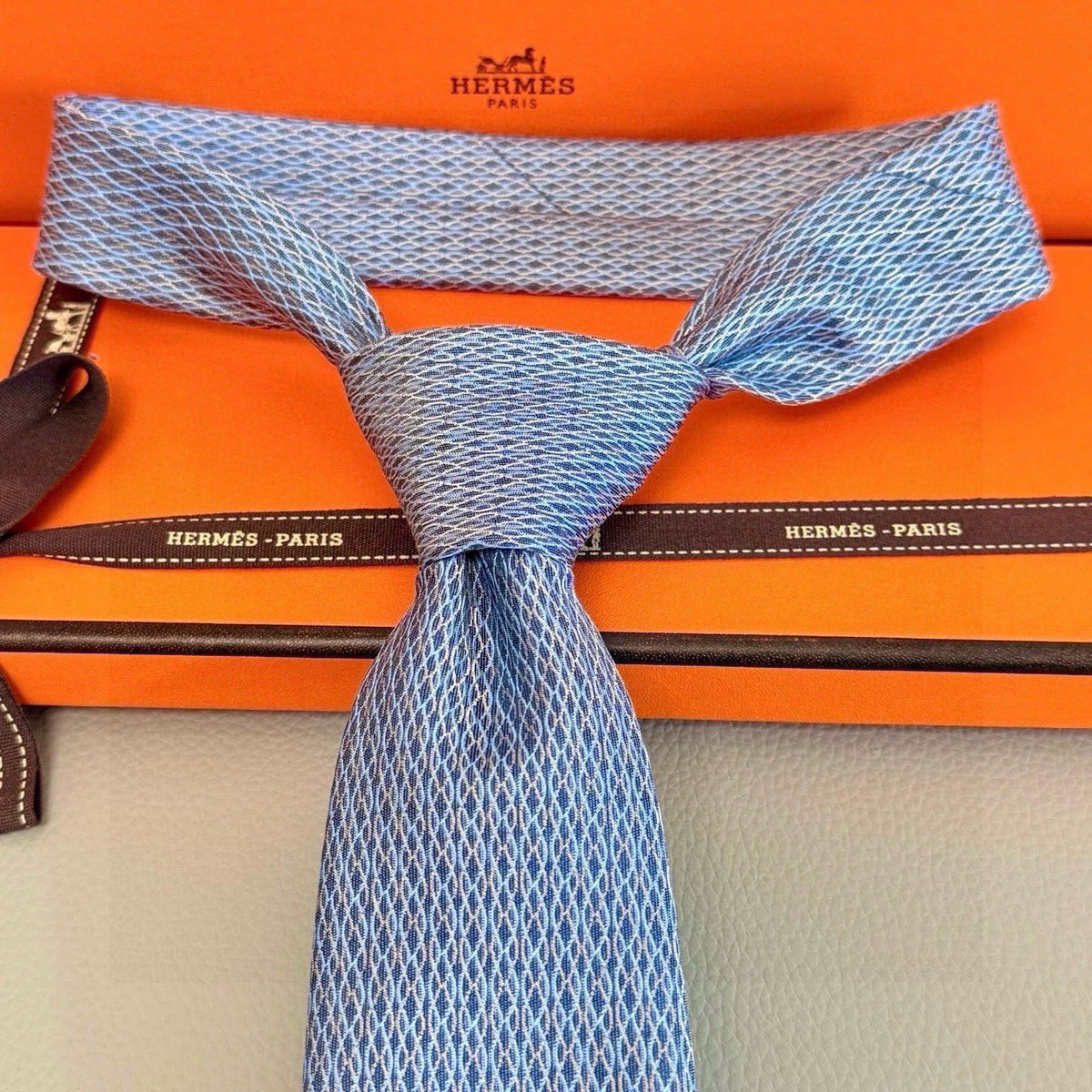 Hermes Style Men's Textured Basketweave Silk Tie - Detail Image 6