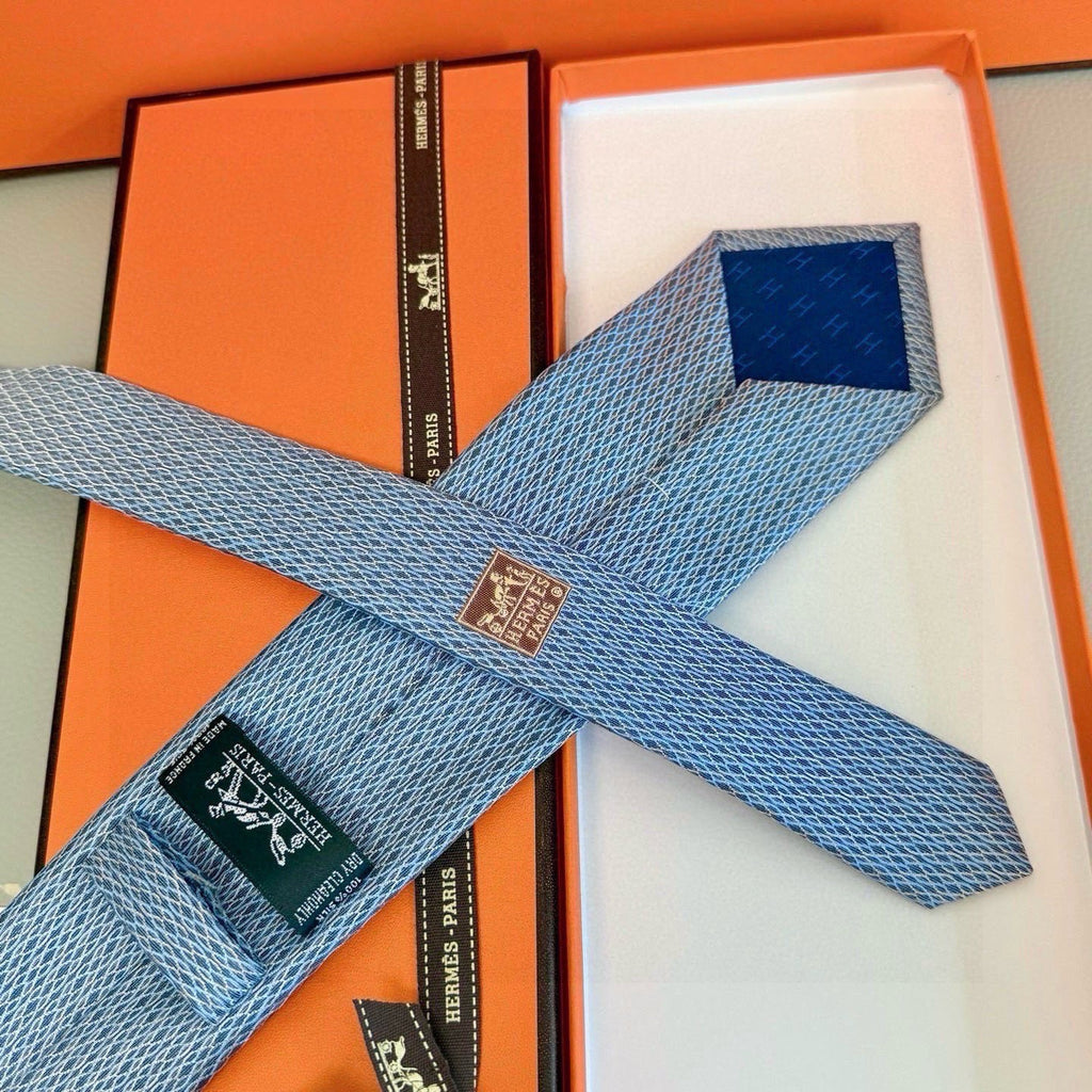 Hermes Style Men's Textured Basketweave Silk Tie - Detail Image 10