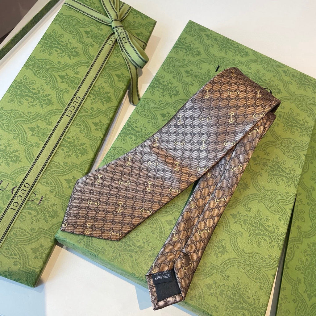 Gucci Style Men's GG Diamond Jacquard Silk Tie - Detail Image 5