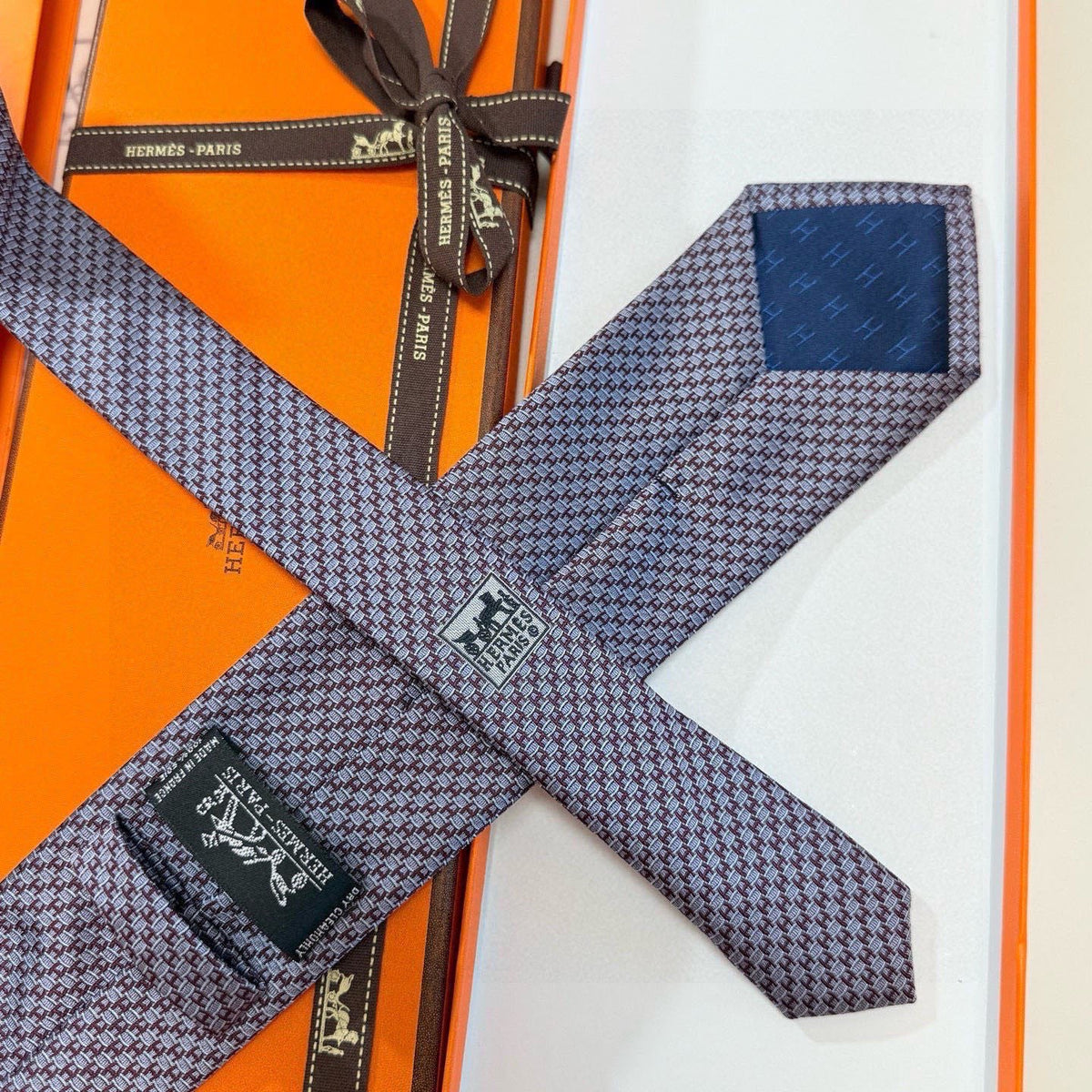 Hermes Style Men's Micro Geometric Silk Tie - Detail Image 10