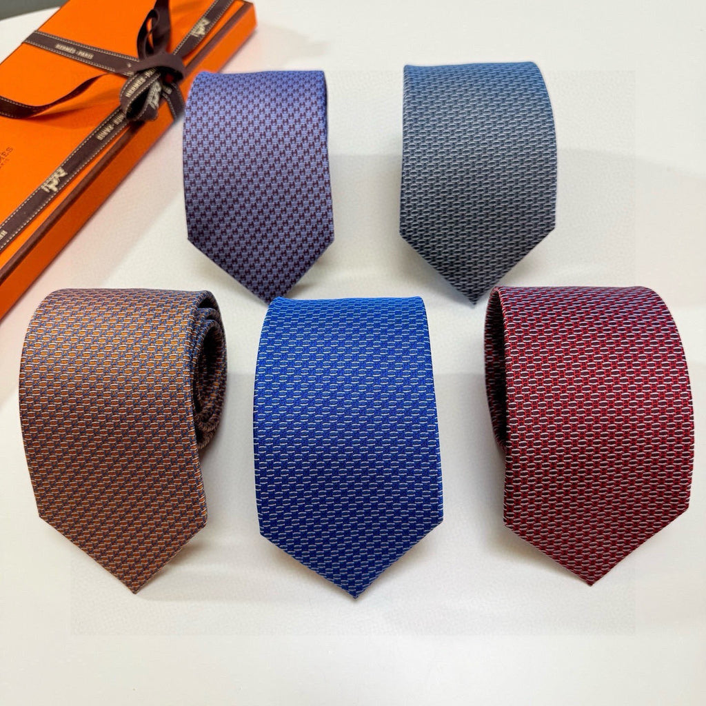 Hermes Style Men's Micro Geometric Silk Tie - Main Image