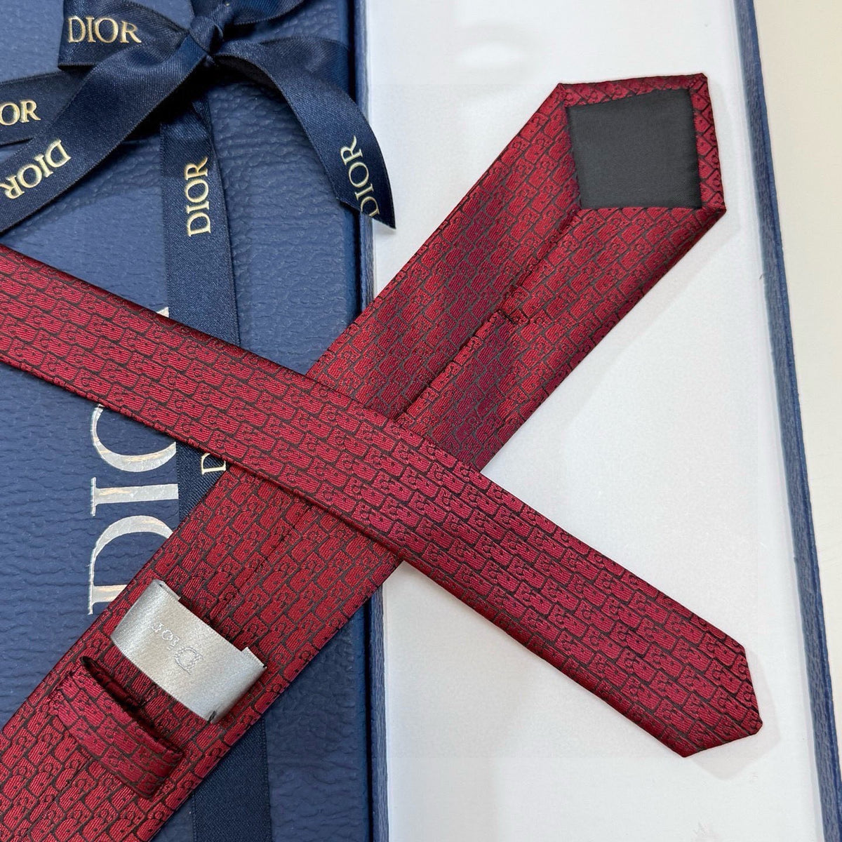 Dior Style Men's Textured Silk Tie - Detail Image 4