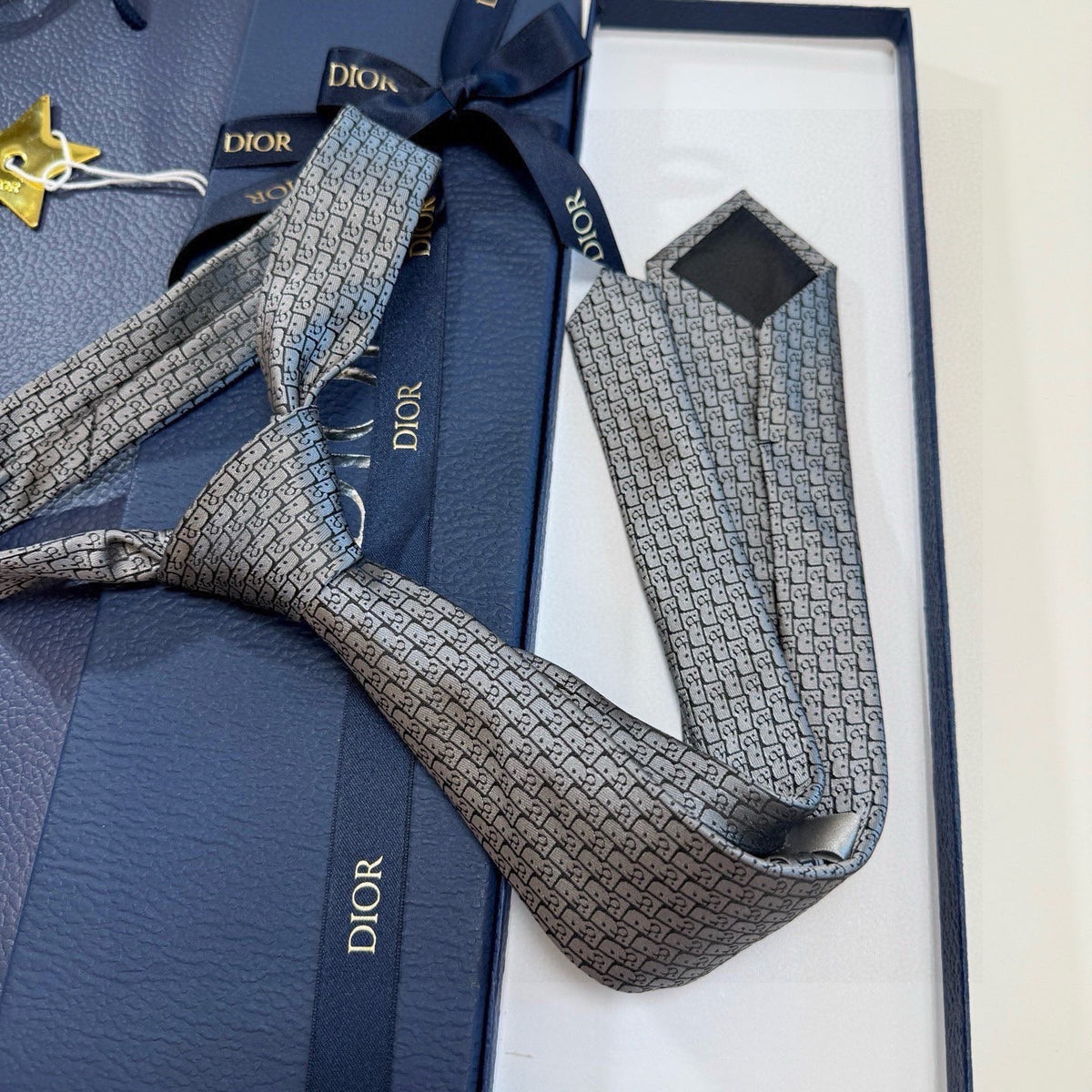 Dior Style Men's Textured Silk Tie - Detail Image 7