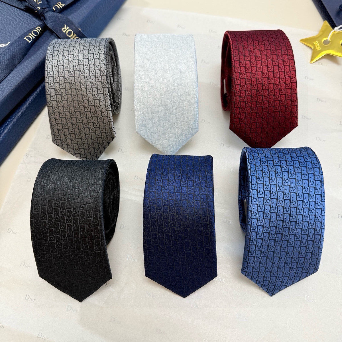 Dior Style Men's Textured Silk Tie - Main Image