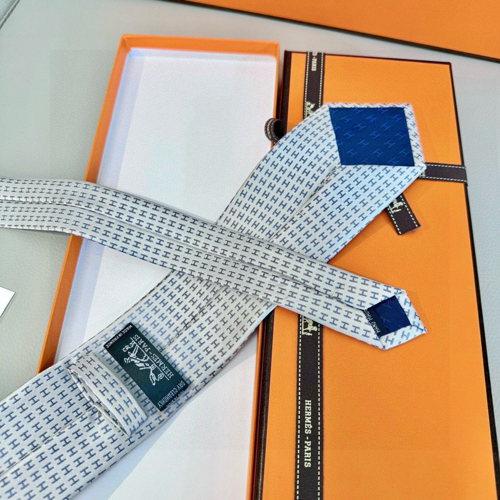 Hermes Style Men's H Pattern Woven Silk Tie - Detail Image 8