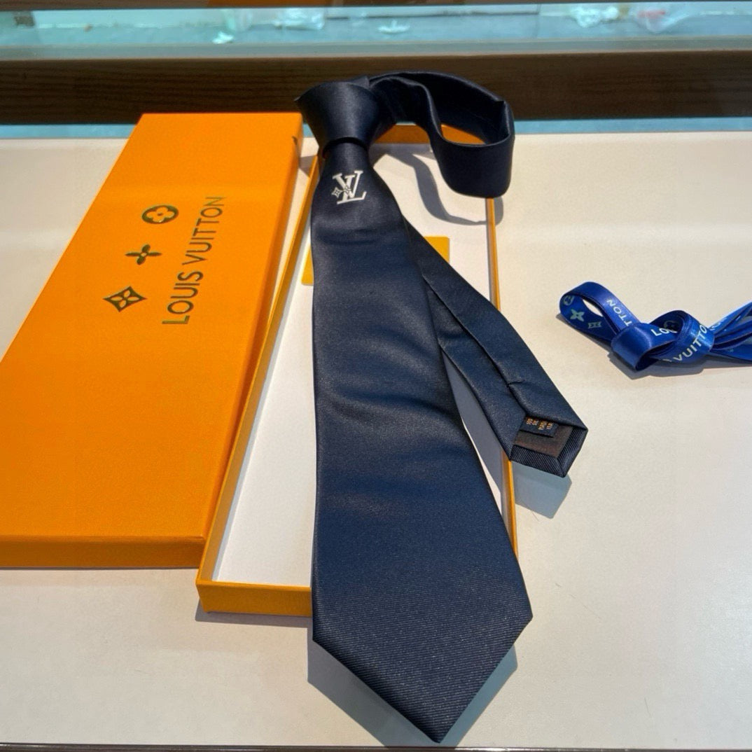Louis Vuitton Style Men's Solid Silk Tie - Detail Image 2