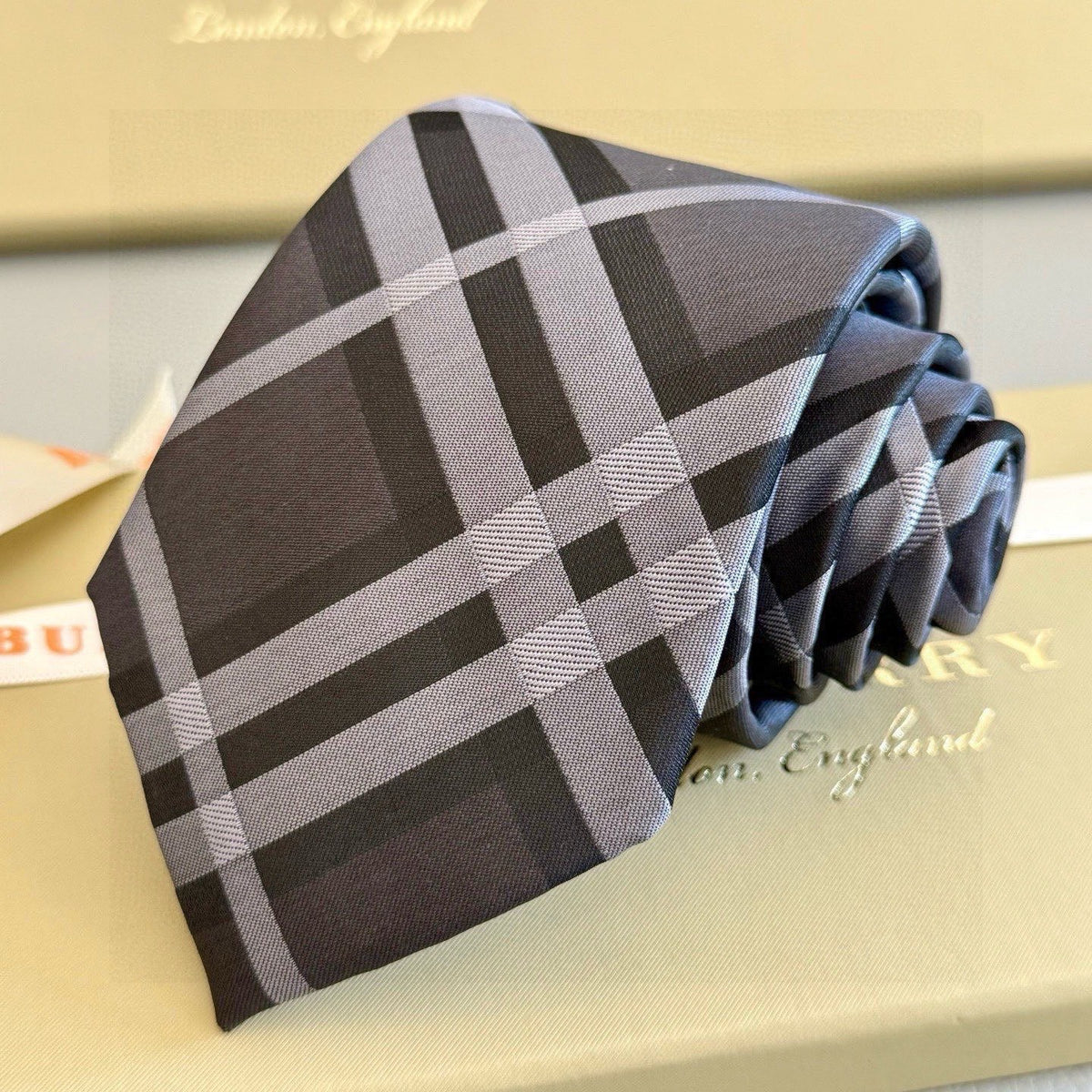 Burberry Style Men's Classic Check Silk Tie - Detail Image 9