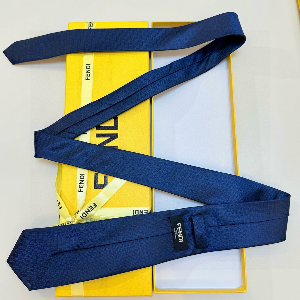 Fendi Style Men's Textured Solid Silk Tie - Detail Image 7