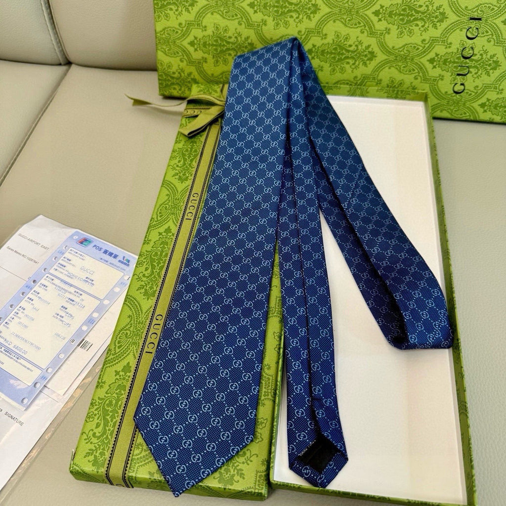 Gucci Style Men's GG Diamond Jacquard Silk Tie - Detail Image 5