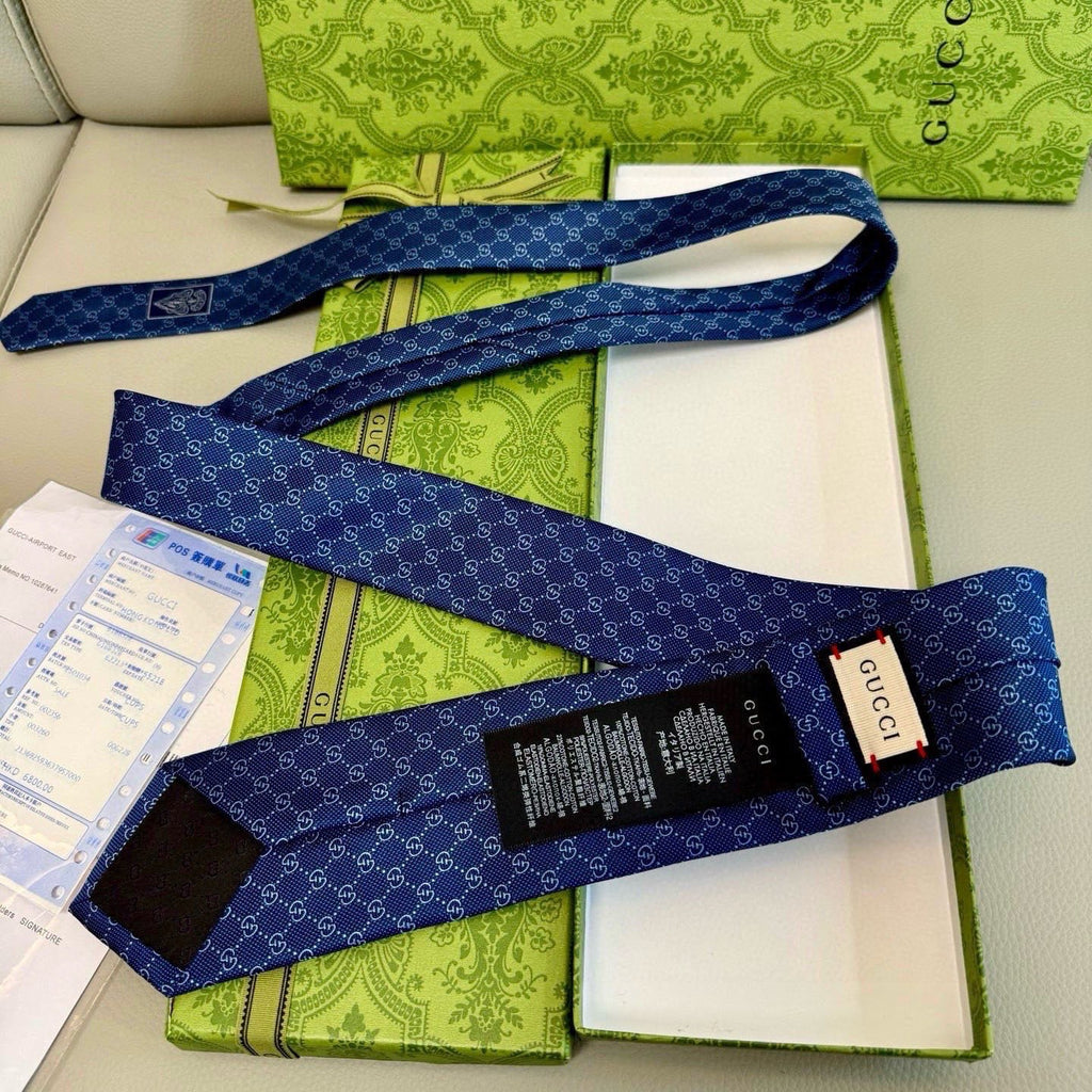 Gucci Style Men's GG Diamond Jacquard Silk Tie - Detail Image 6