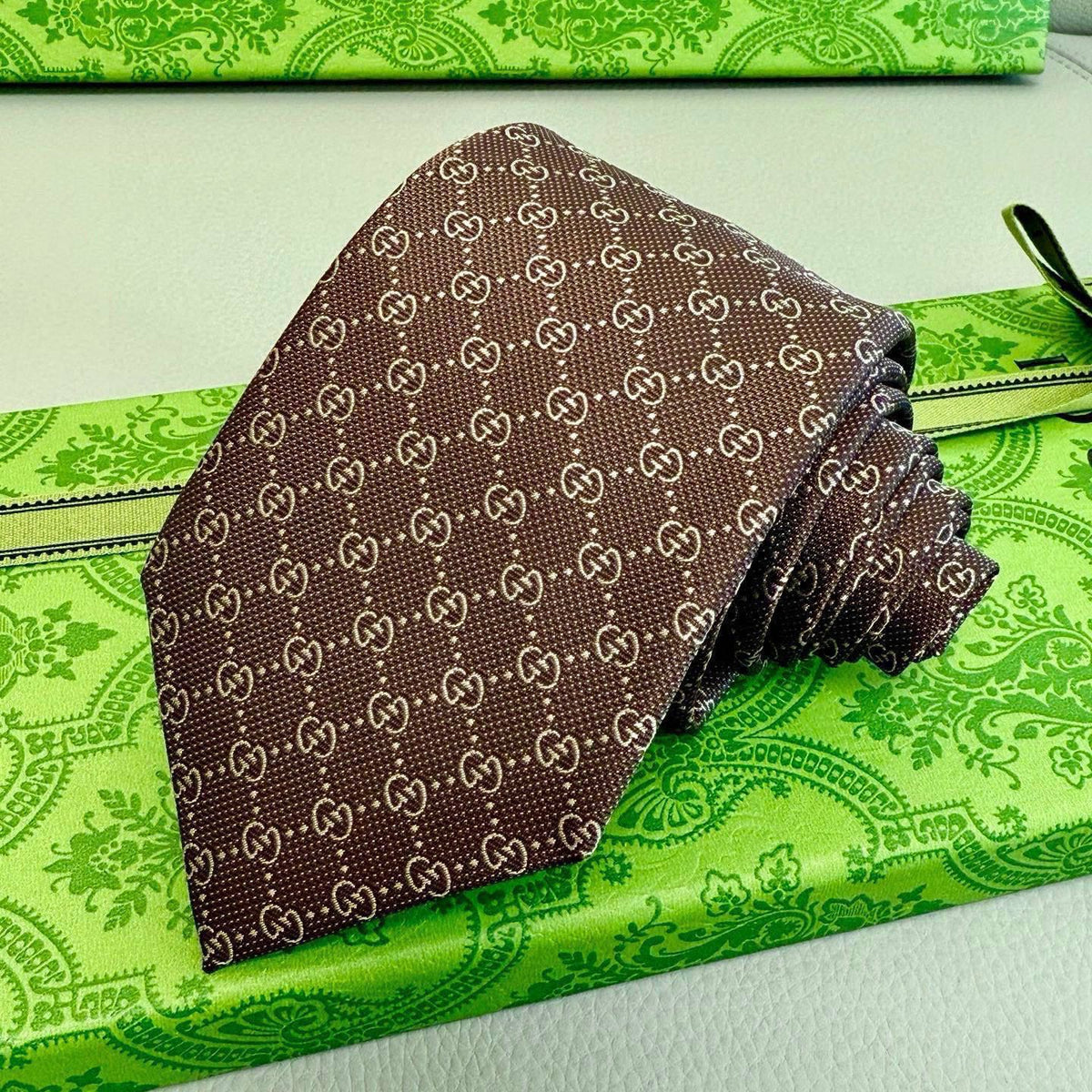 Gucci Style Men's GG Diamond Jacquard Silk Tie - Detail Image 10