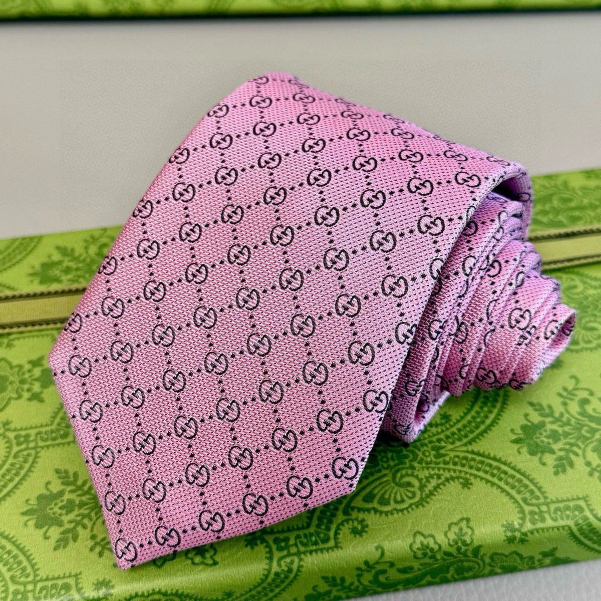 Gucci Style Men's GG Diamond Jacquard Silk Tie - Detail Image 12