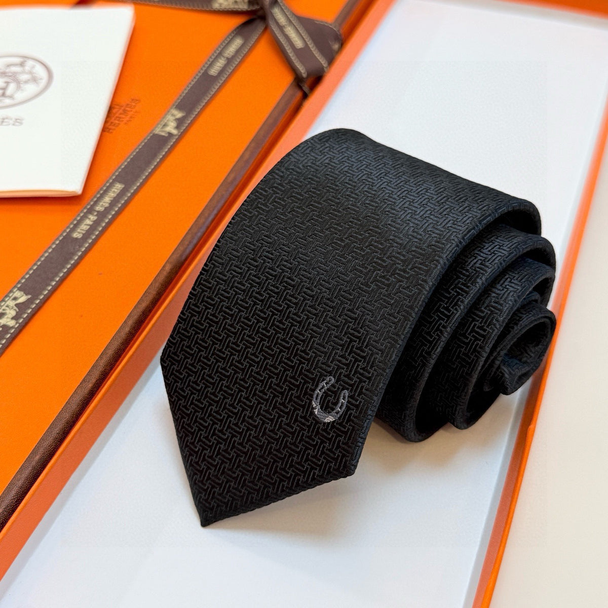 Hermès Style Men's H Logo Textured Silk Tie - Detail Image 8