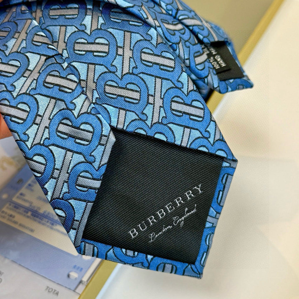 Burberry Style Men's Monogram Pattern Silk Tie - Detail Image 9