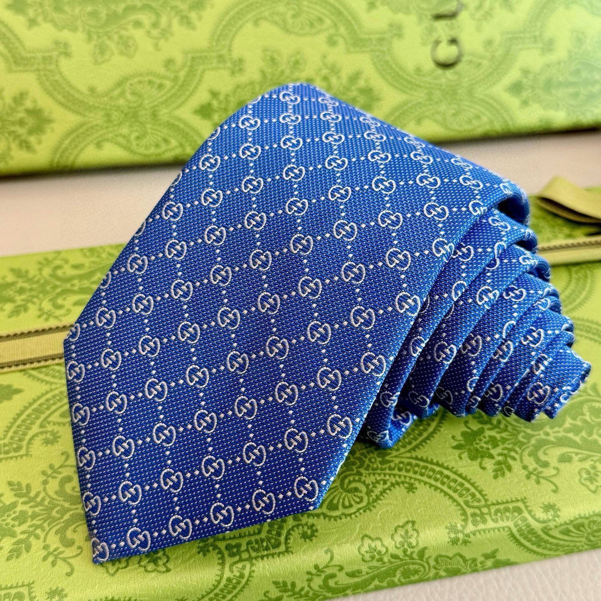 Gucci Style Men's GG Tonal Jacquard Silk Tie - Detail Image 3