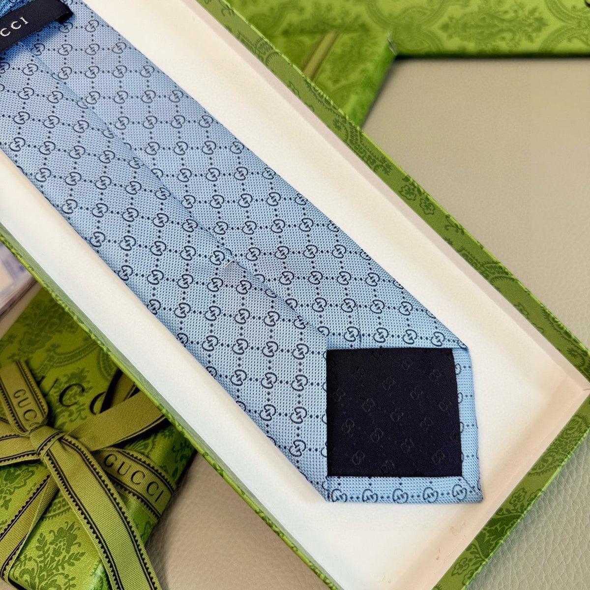 Gucci Style Men's GG Tonal Jacquard Silk Tie - Detail Image 10