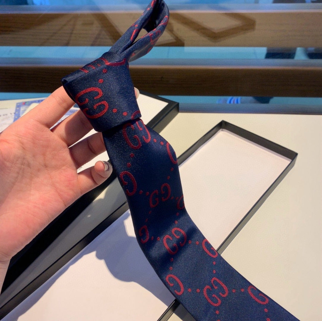 Gucci Style Men's Oversized GG Silk Tie - Detail Image 6