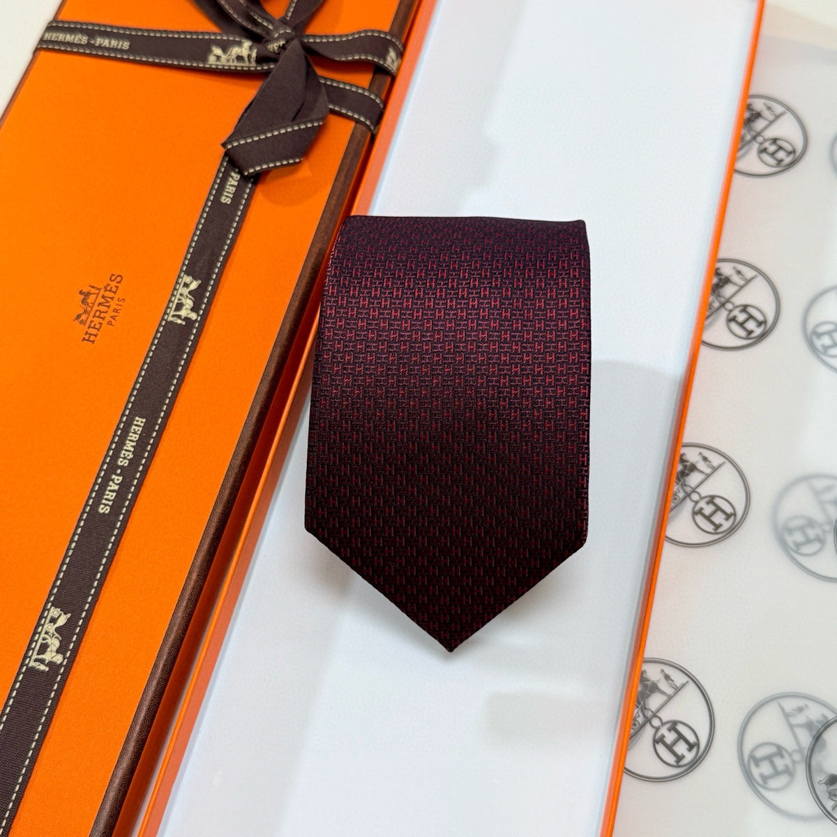 Hermès Style Men's Micro Pattern Silk Tie - Detail Image 7