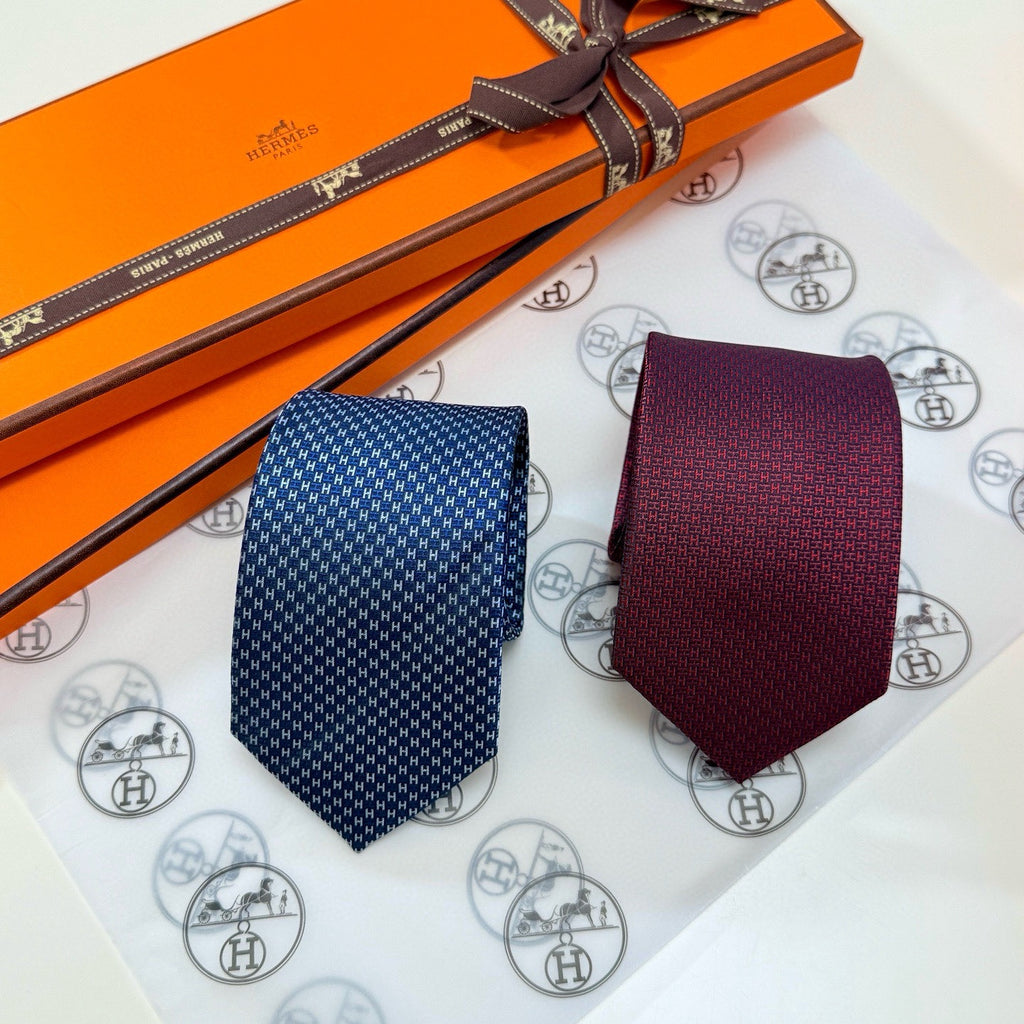 Hermès Style Men's Micro Pattern Silk Tie - Main Image