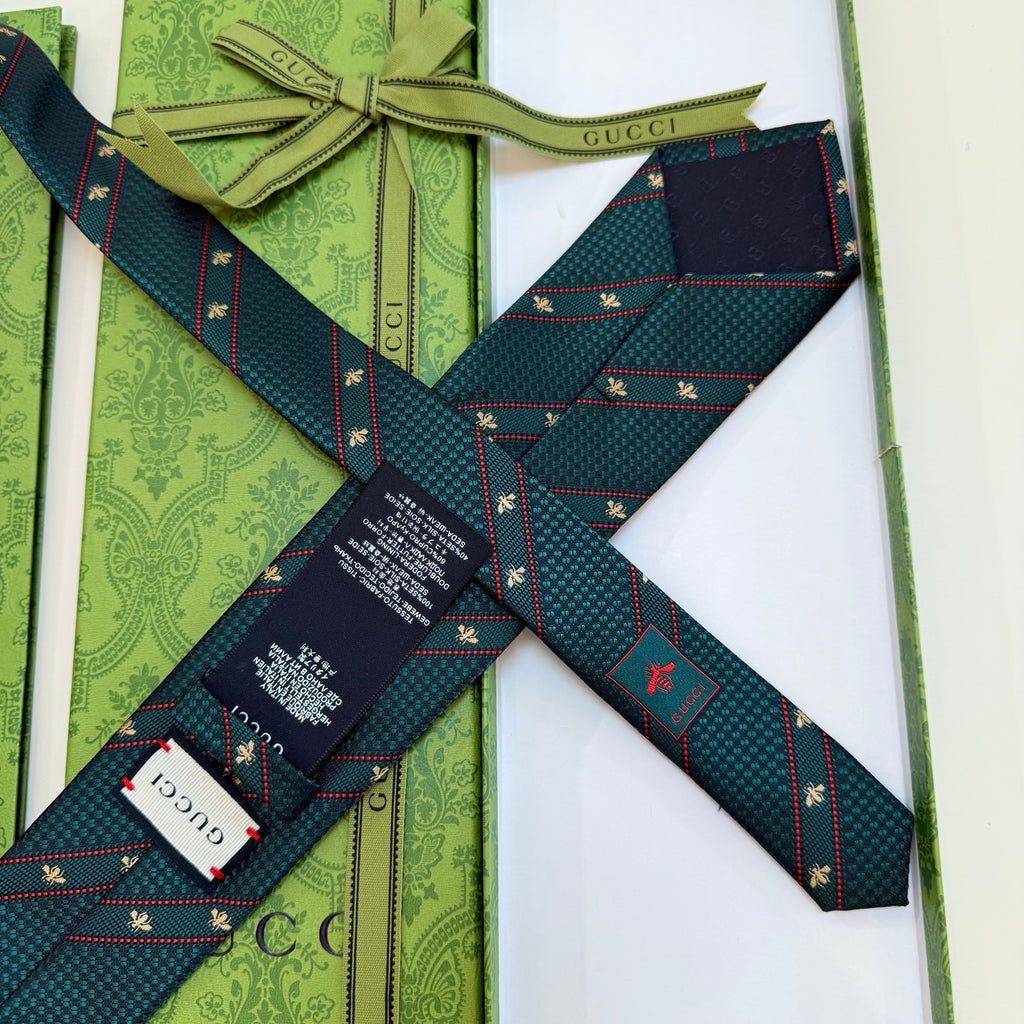 Gucci Style Men's Bee Stripe Jacquard Silk Tie - Detail Image 6