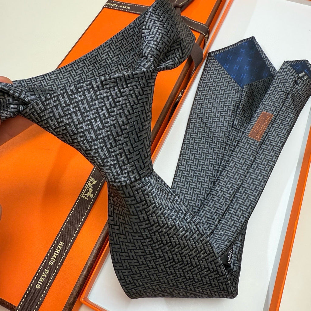 Hermès Style Men's Textured Silk Tie - Detail Image 6