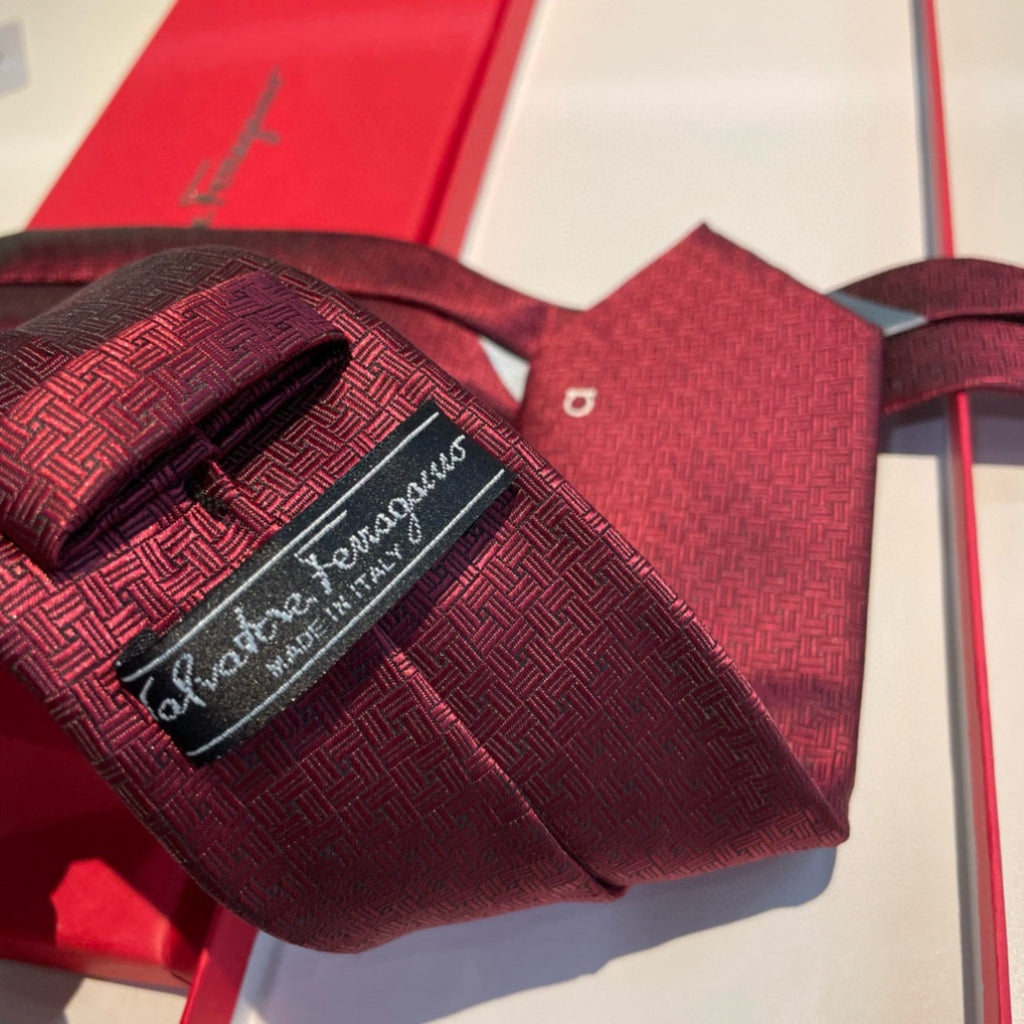 Ferragamo Style Men's Gancini Silk Tie - Detail Image 5