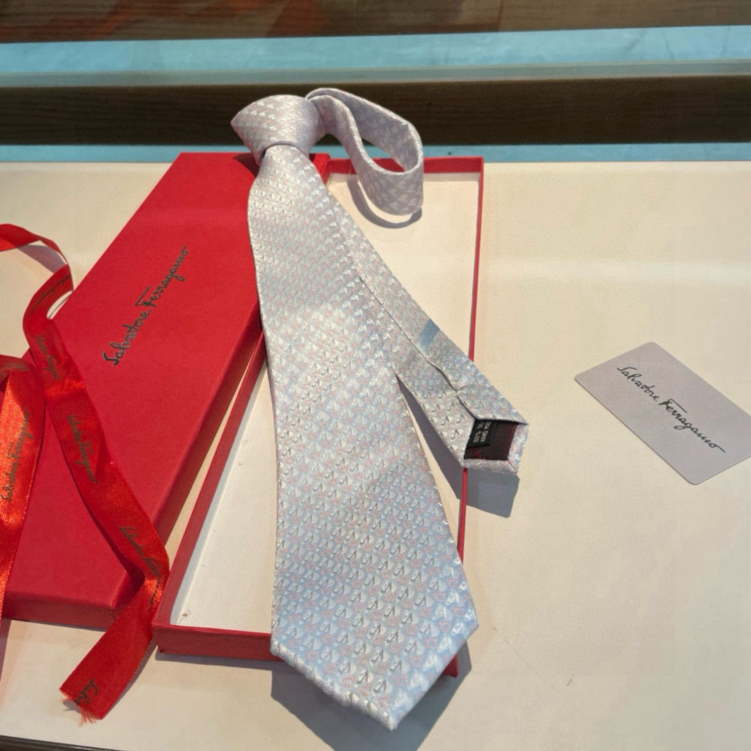 Ferragamo Style Men's Micro Pattern Silk Tie - Detail Image 4
