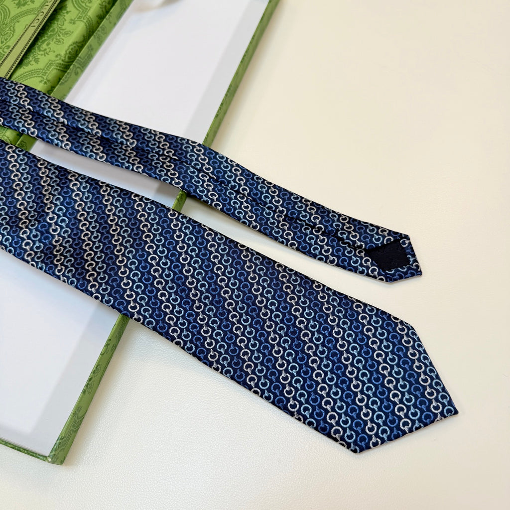 Gucci Style Men's Chain Stripe Jacquard Silk Tie - Detail Image 3