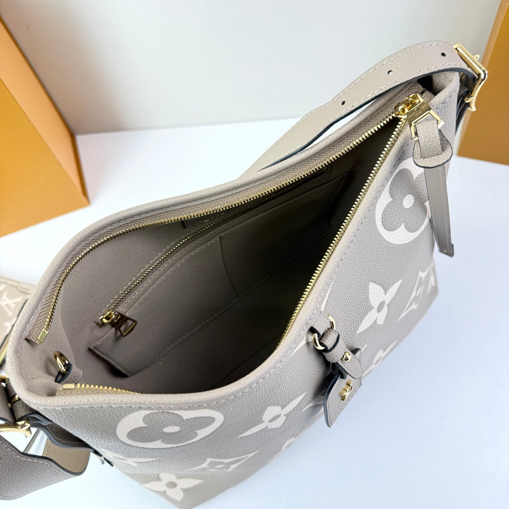 Carryall PM Shoulder Bag