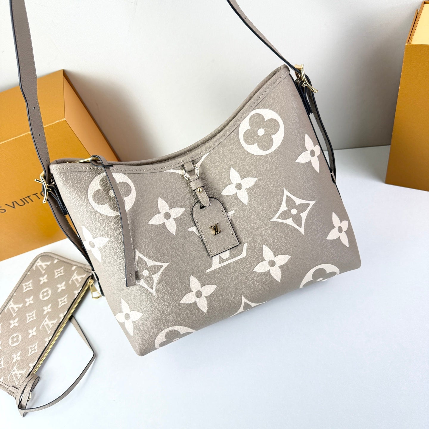 Carryall PM Shoulder Bag