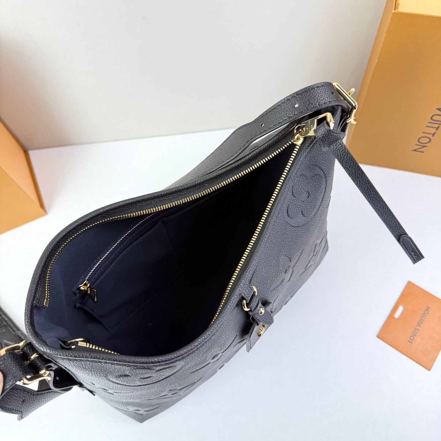 Carryall PM Shoulder Bag