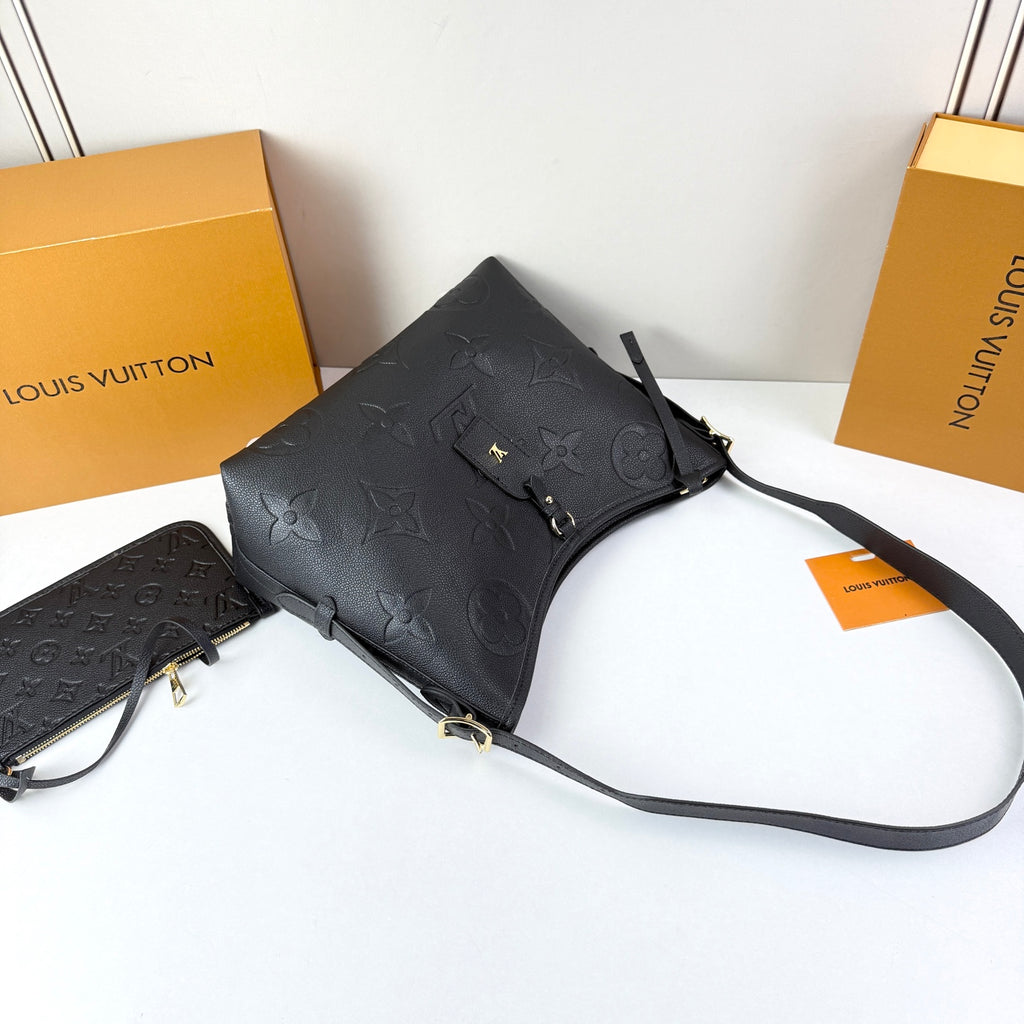 Carryall PM Shoulder Bag