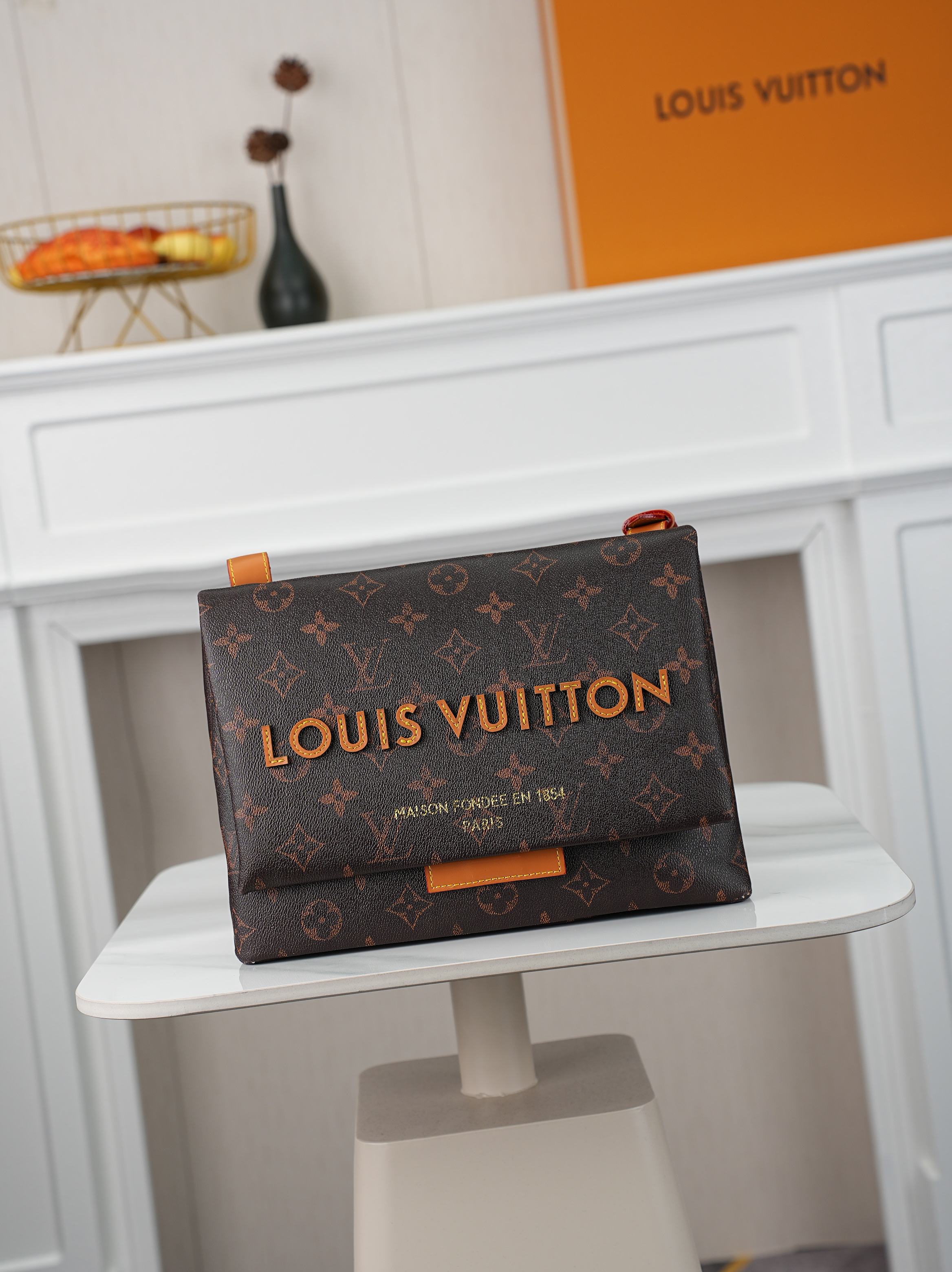 Take Out Messenger Bag
