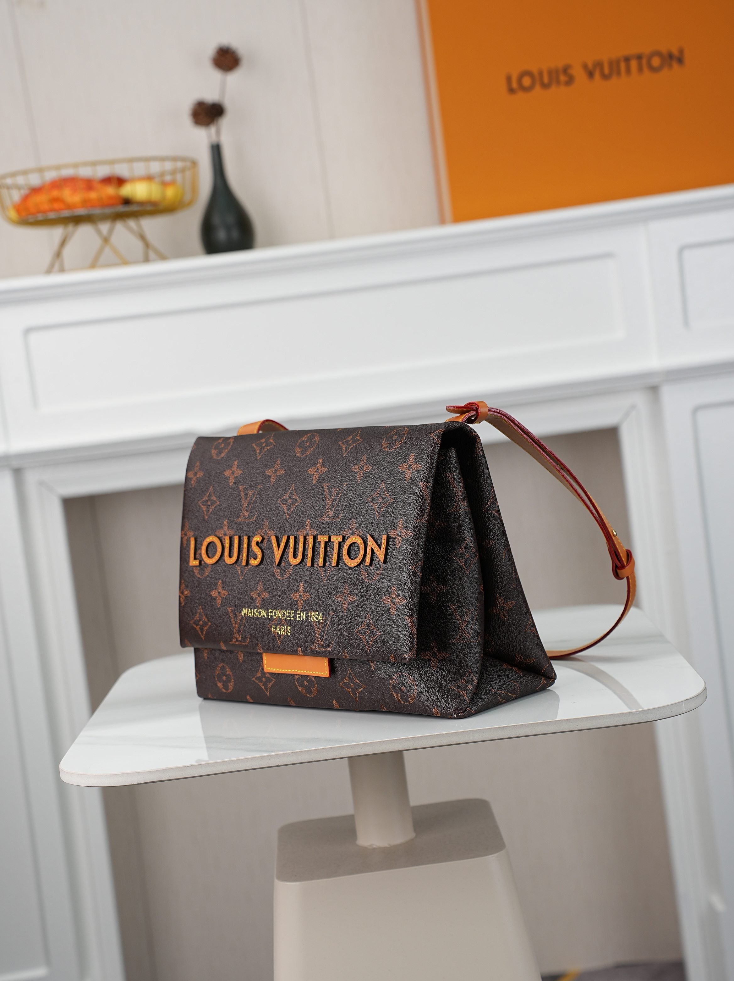 Take Out Messenger Bag