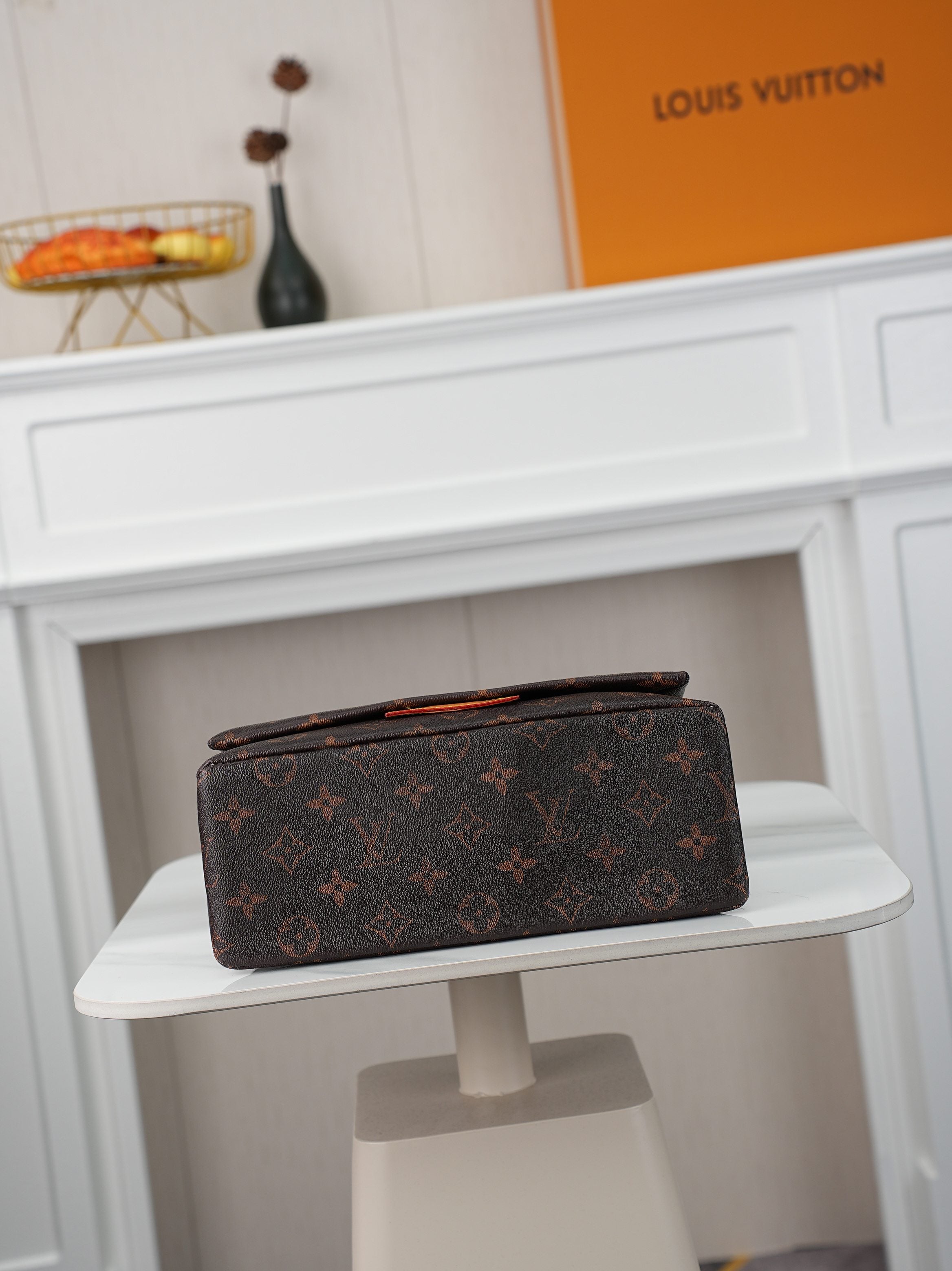 Take Out Messenger Bag