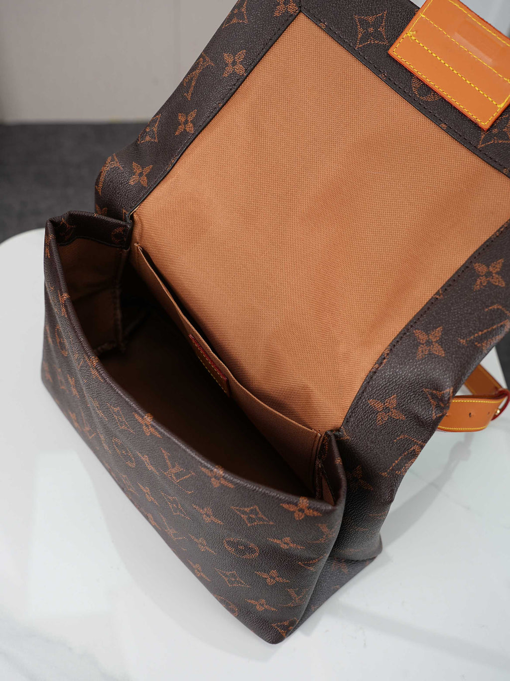 Take Out Messenger Bag