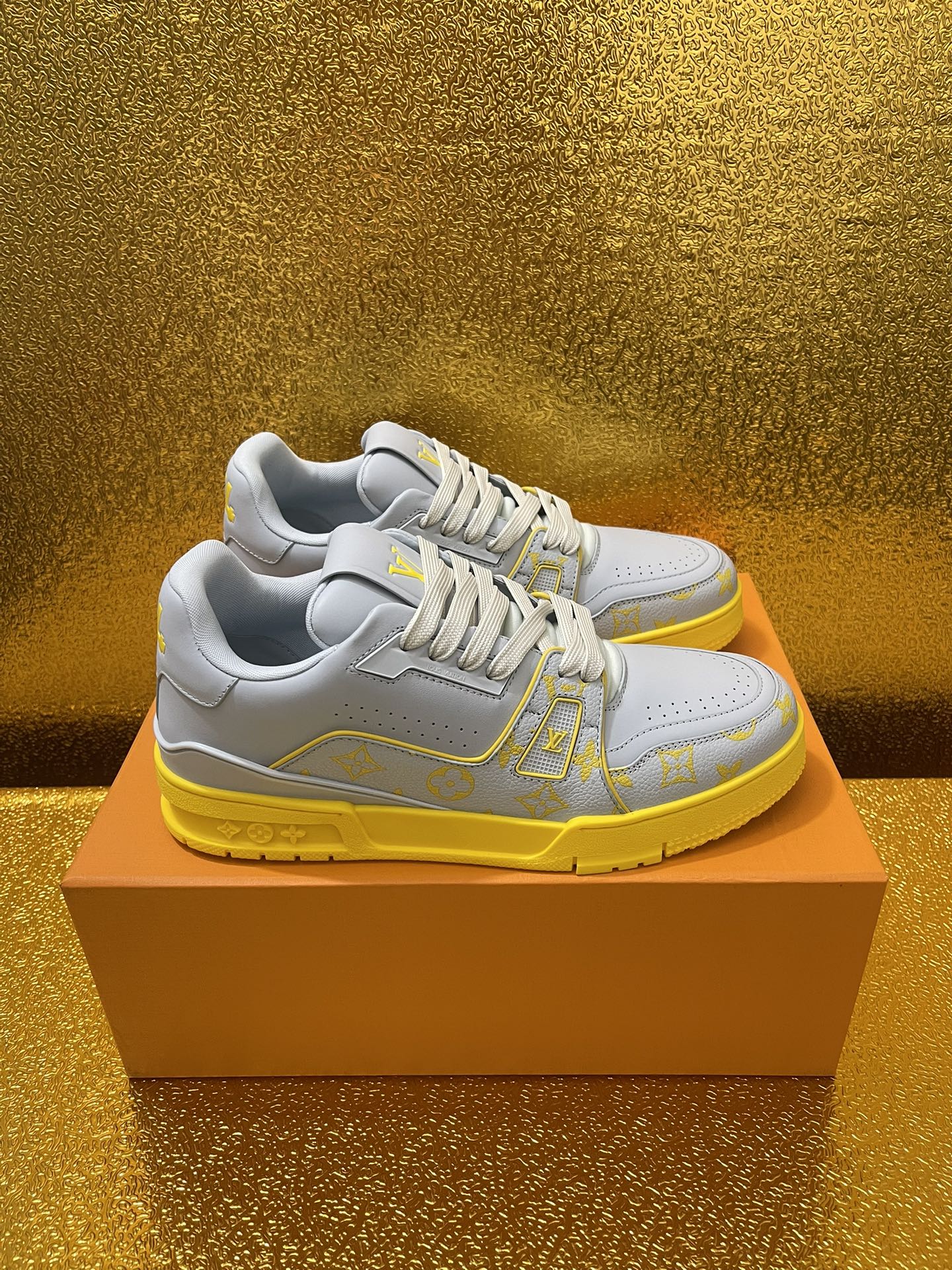 Embossed Couples Casual Sneakers