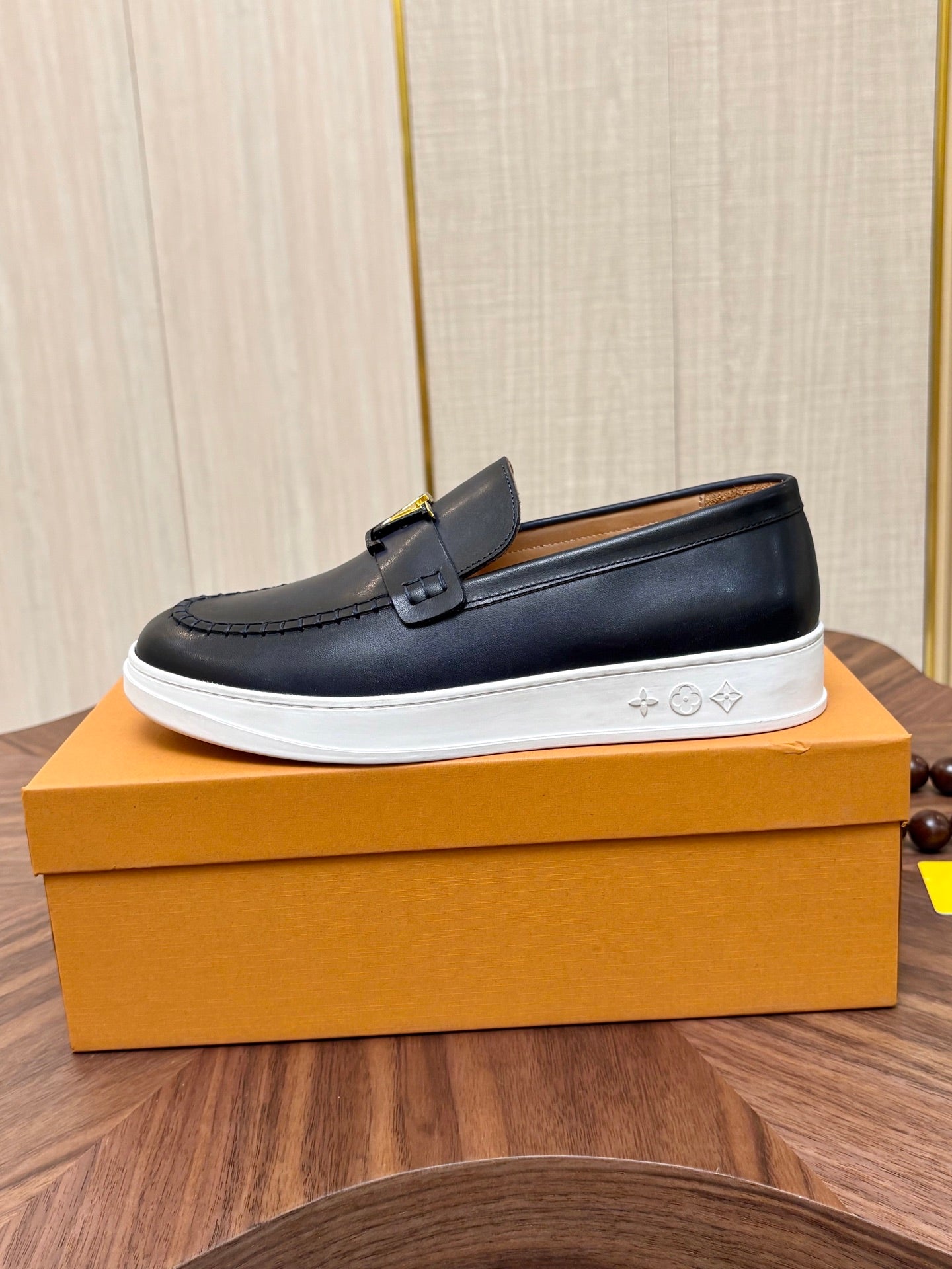 Water-Dyed Calfskin Classic Dress Shoes