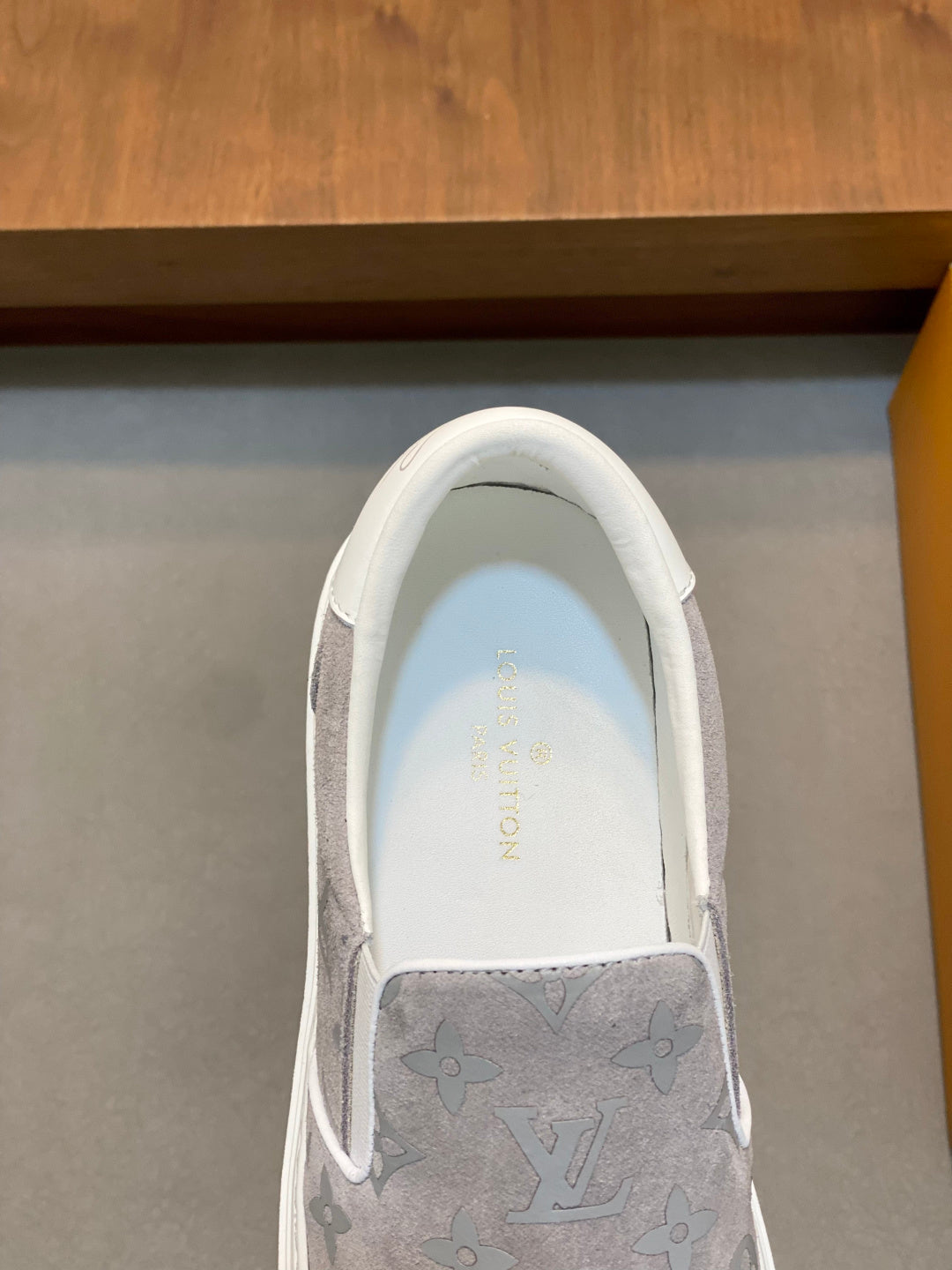 Totem Embossed Leather Casual Sneakers