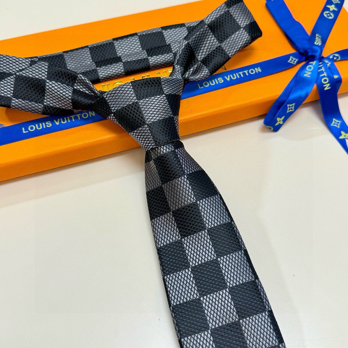 Louis Vuitton Style Men's Damier Check Silk Tie - Detail Image 5