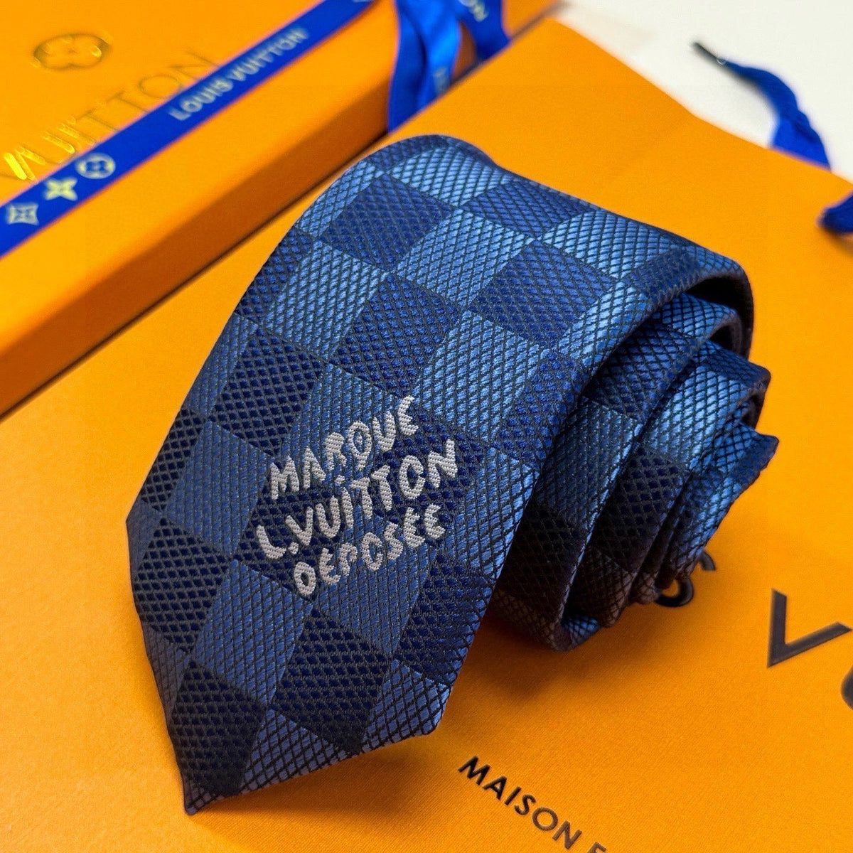 Louis Vuitton Style Men's Damier Check Silk Tie - Detail Image 6