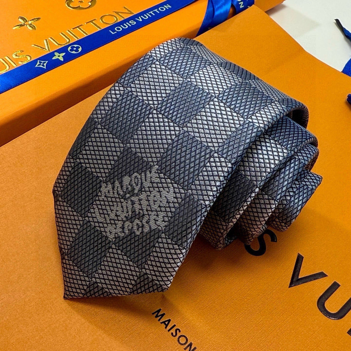 Louis Vuitton Style Men's Damier Check Silk Tie - Detail Image 7