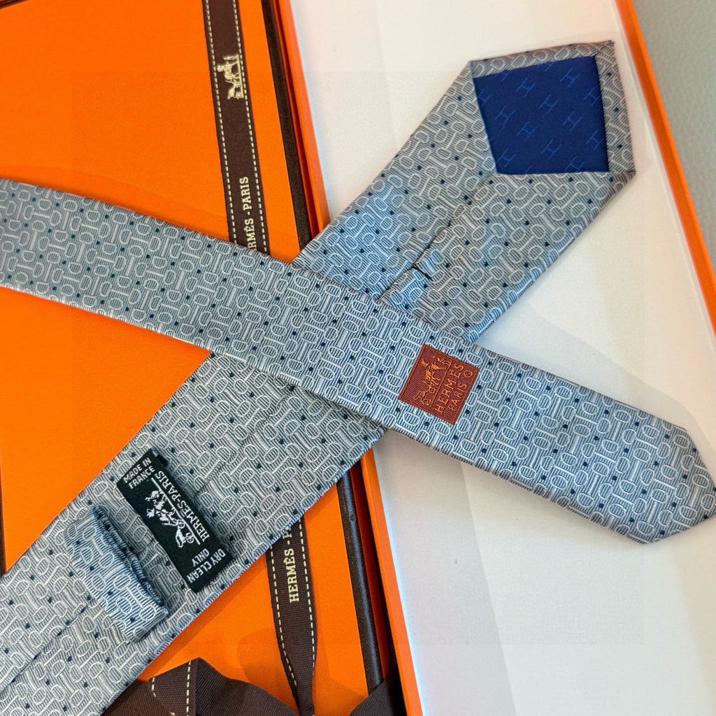 Hermes Style Men's Chain Motif Silk Tie - Detail Image 6
