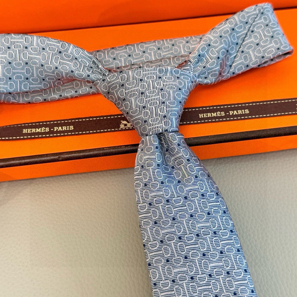 Hermes Style Men's Chain Motif Silk Tie - Detail Image 9