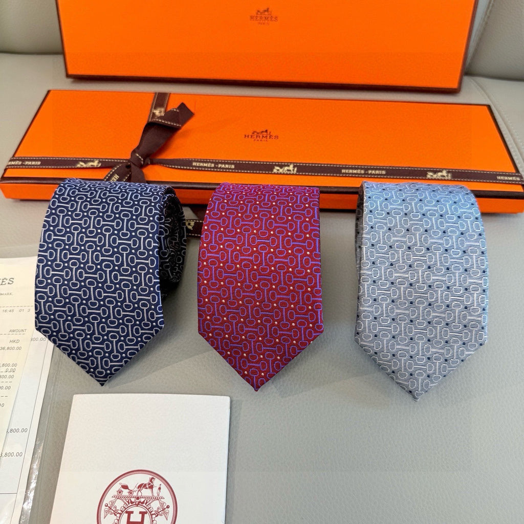 Hermes Style Men's Chain Motif Silk Tie - Main Image