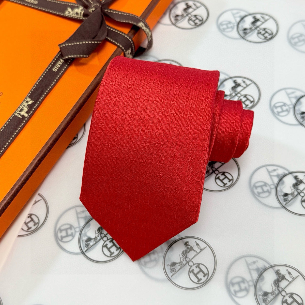 Hermes Style Men's Solid and Micro Pattern Silk Tie - Detail Image 3
